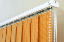 вертикальные жалюзи на пластиковые окна